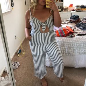 Never worn out, cute pantsuit!!